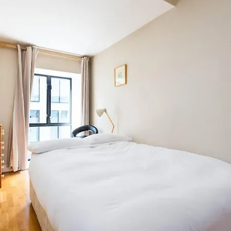 Beautiful 2 Bed With Roof Terrace דירה