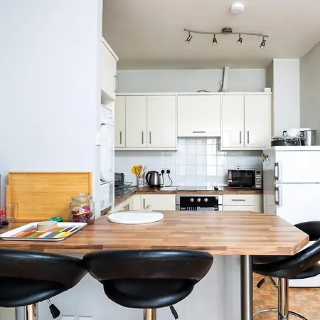 Beautiful 2 Bed With Roof Terrace * דבלין
