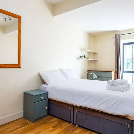 Beautiful 2 Bed With Roof Terrace Διαμέρισμα